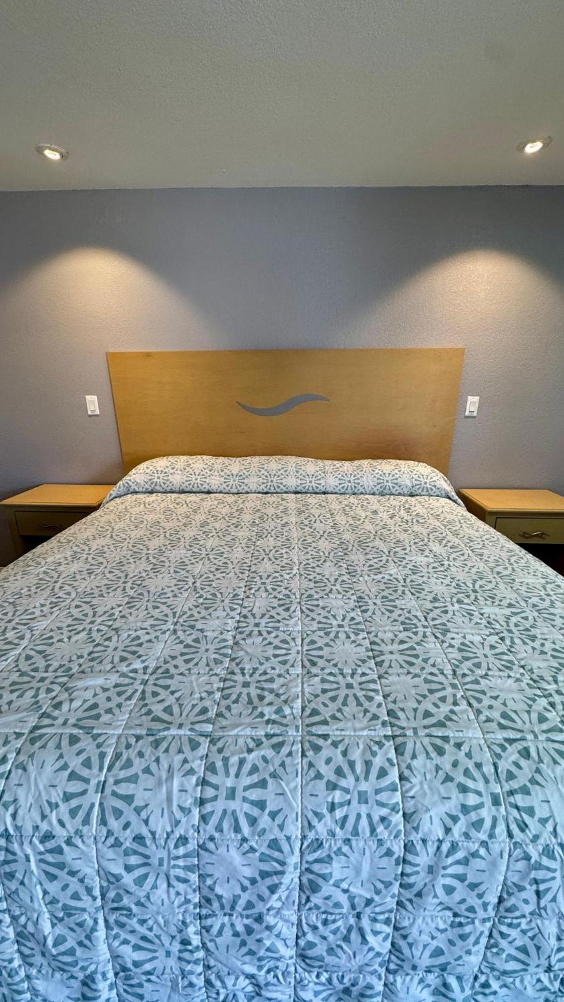 Chisholm'S Motor Inn Saugus Zewnętrze zdjęcie