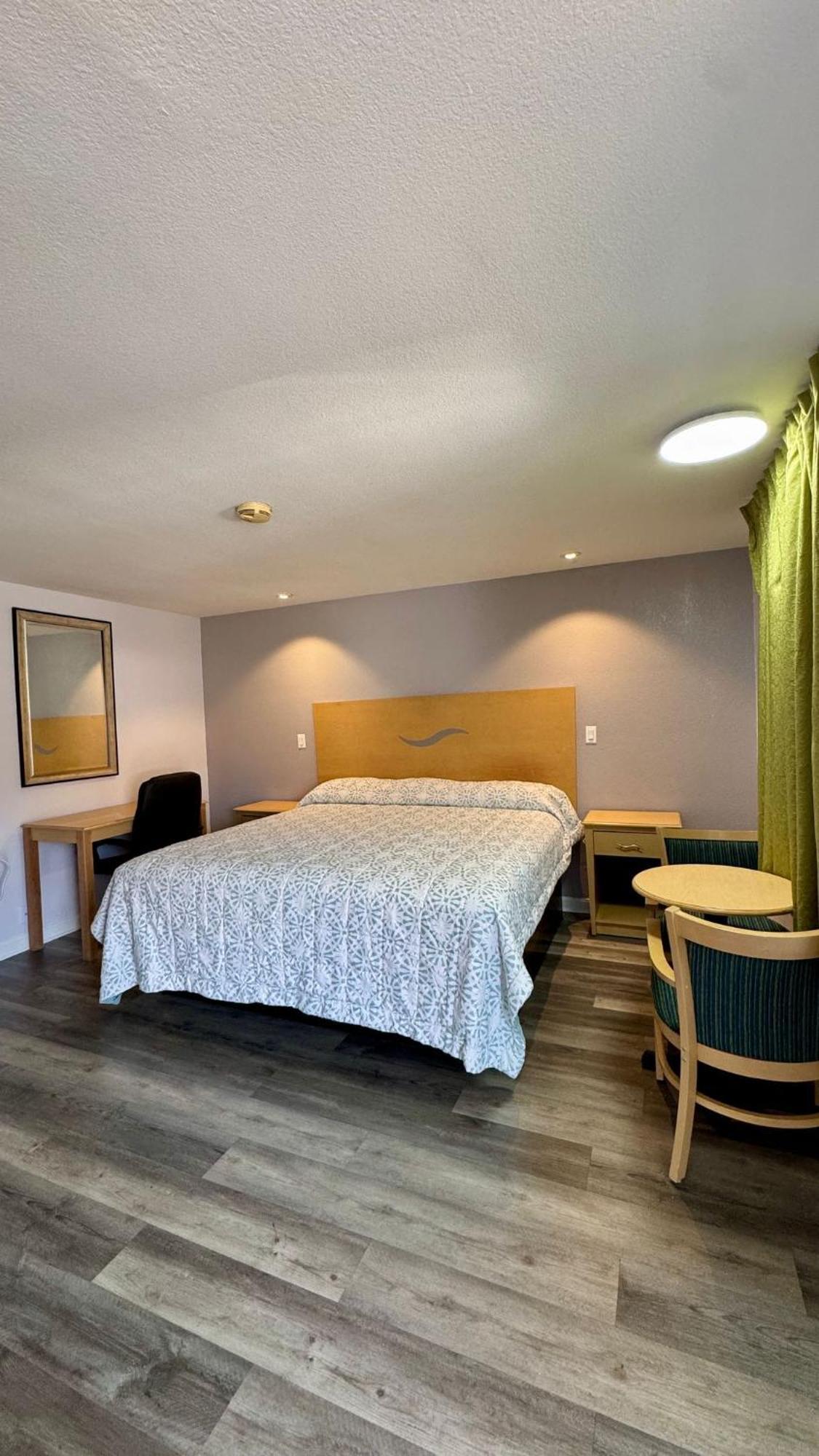 Chisholm'S Motor Inn Saugus Zewnętrze zdjęcie
