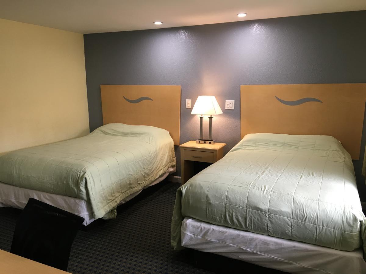 Chisholm'S Motor Inn Saugus Zewnętrze zdjęcie