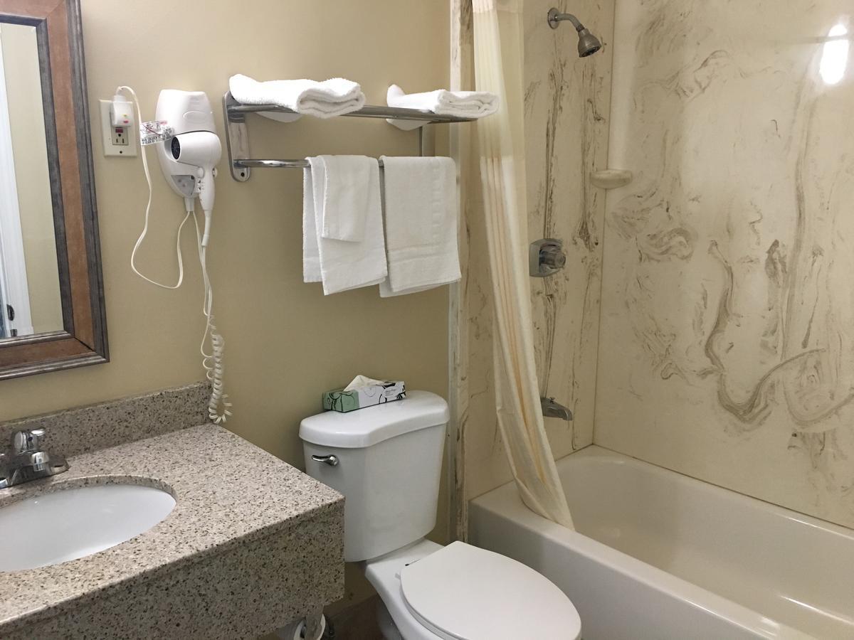 Chisholm'S Motor Inn Saugus Zewnętrze zdjęcie